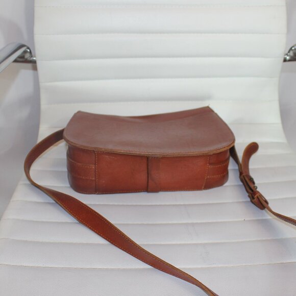 Lucky Brand Genuine Leather Messenger Crossbody Shoulder  Ruby Red bag - Picture 5 of 10